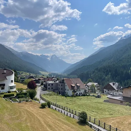 Aparthotel Mountain Residences 4*