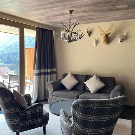 Mountain Residences Apartmanhotel 4*