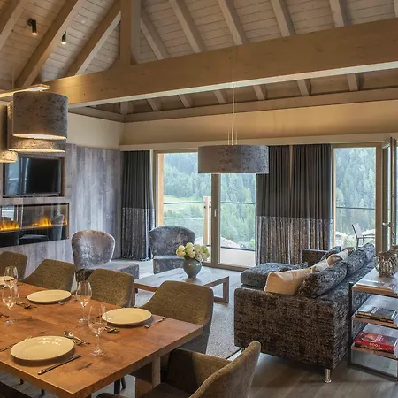 Apartmanhotel Mountain Residences 4*